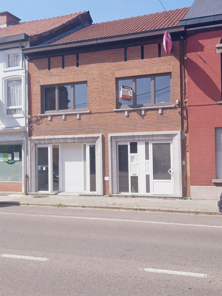 immeuble mixte bien situé dans le centre de Fleurus