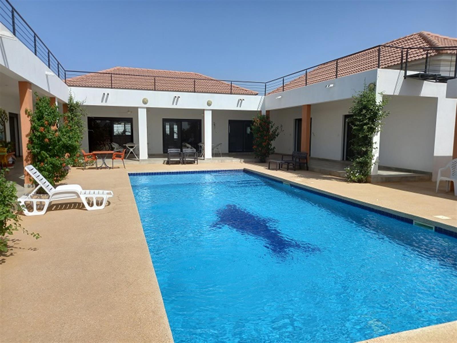 Jolie villa r�cente offrant de beaux espaces de vie avec piscine